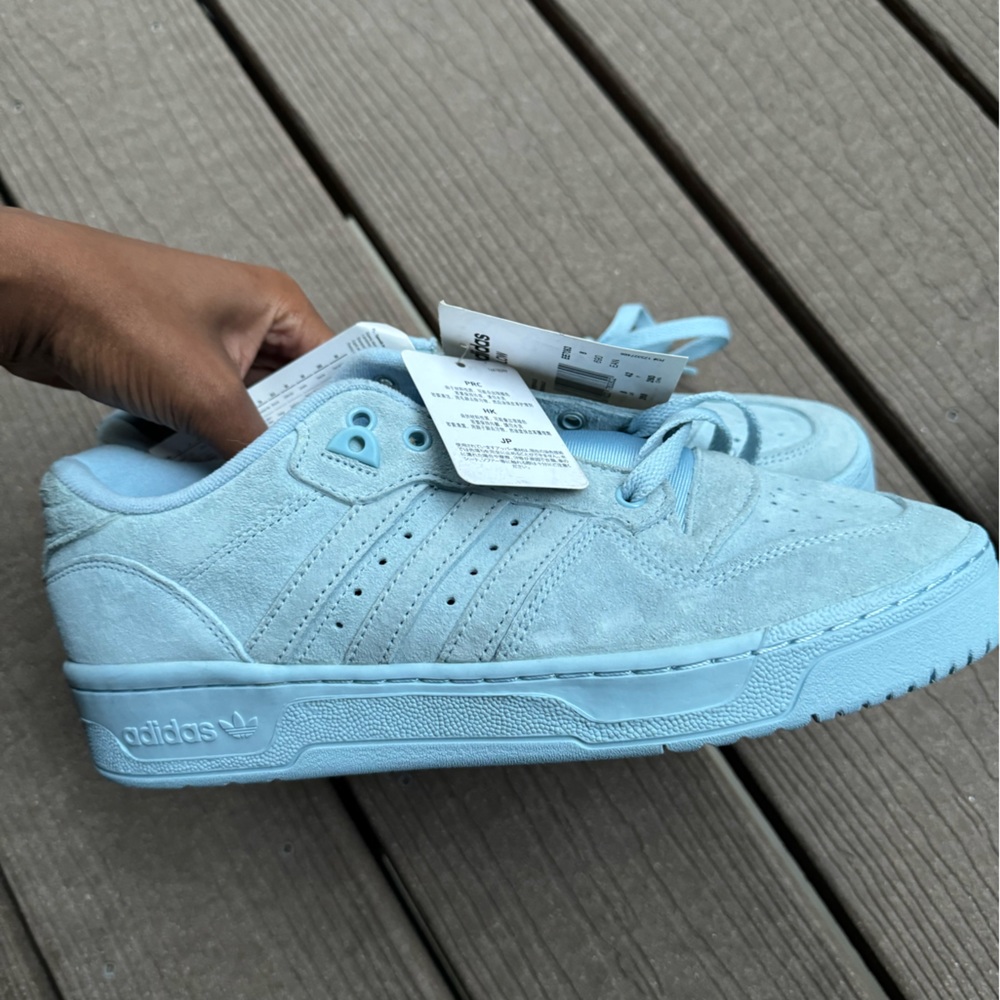 Brand New Without Tags Adidas Sneakers! US W 10/ M 8.5 - Picture 3 of 4